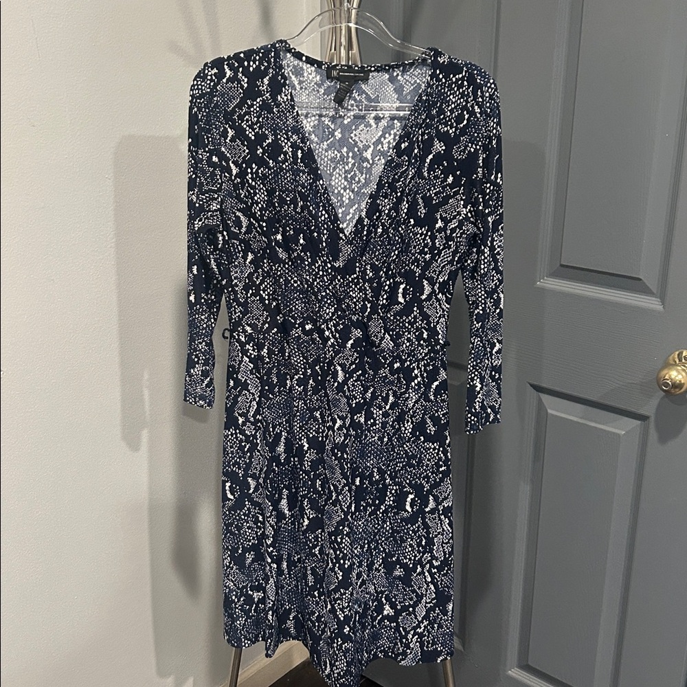 Navy‎ and White V-Neck Long Sleeve Sheath Dress by INC in great condition.